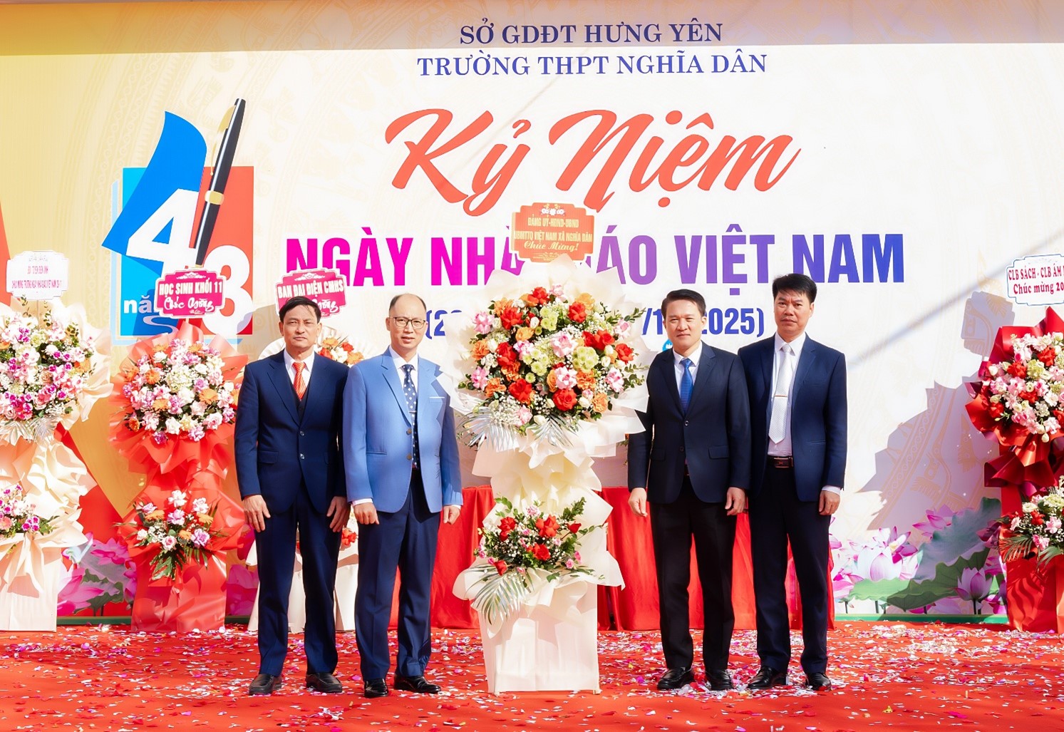 TRƯỜNG THPT NGHĨA DÂN TỔ CHỨC LỄ KỶ NIỆM 43 NĂM NGÀY NHÀ GIÁO VIỆT NAM (20/11/1982 – 20/11/2025)