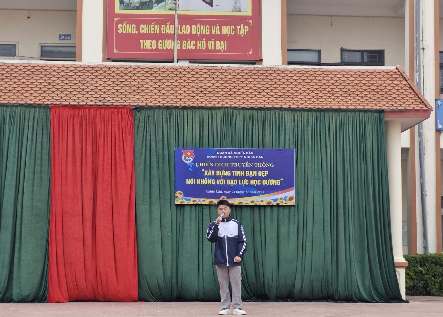 TRƯỜNG THPT NGHĨA DÂN TỔ CHỨC CHIẾN DỊCH TRUYỀN THÔNG “XÂY DỰNG TÌNH BẠN ĐẸP, NÓI KHÔNG VỚI BẠO LỰC HỌC ĐƯỜNG”