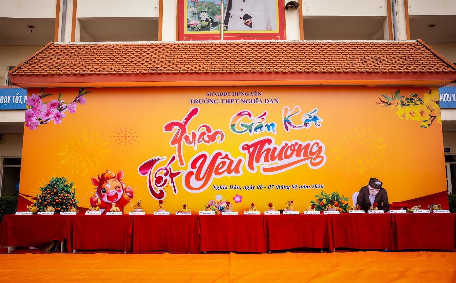 <a href='https://c3nghiadan.hungyen.edu.vn/tin-tuc/xuan-gan-ket-tet-yeu-thuong-nam-hoc-2025-2026.html'>🌸 XUÂN GẮN KẾT - TẾT YÊU THƯƠNG NĂM HỌC 2025-2026 🌸</a>